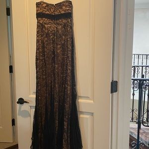 Beautiful black lace Badgley Mishka Long dress. Size 6.